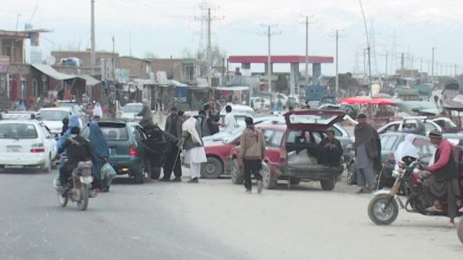 در یک رویداد ترافیکی در ولایت پروان یک تن کشته و ده تن دیگر زخم برداشته اند
