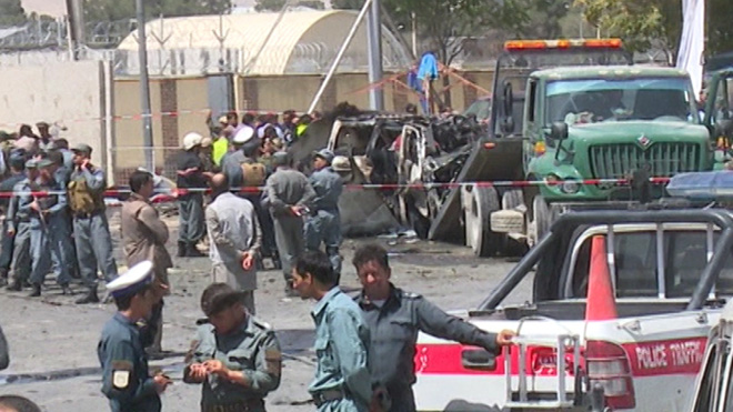 در حمله انتحاری بر در ورودی میدان هوای کابل پنج غیرنظامی شهید شدند