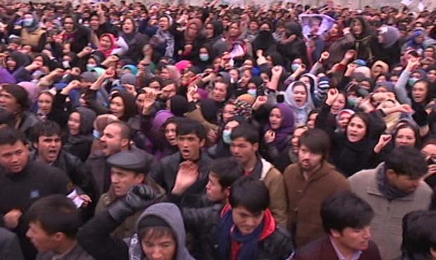 معترضان در کابل: اگر حکومت به خواست های مان رسیدگی نکند، جاده پشتونستان را به میدان تحریر مبدل می کنیم
