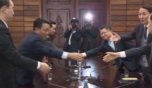 مذاکرات میان مقام های کوریای شمالی و جنوبی