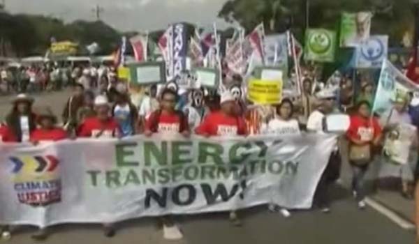 راهپیمایی طرف داران محیط زیست در آستانه برگزاری کنفرانس تغییرات آب و هوا