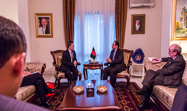 وزیر خارجه کشور با نماینده ویژه چین در امور افغانستان و پاکستان دیدار کرد