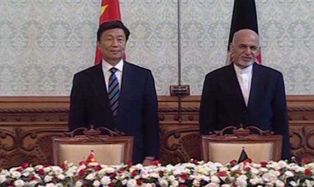 افغانستان و چین سه سند همکاری های راهبردی امضا کردند