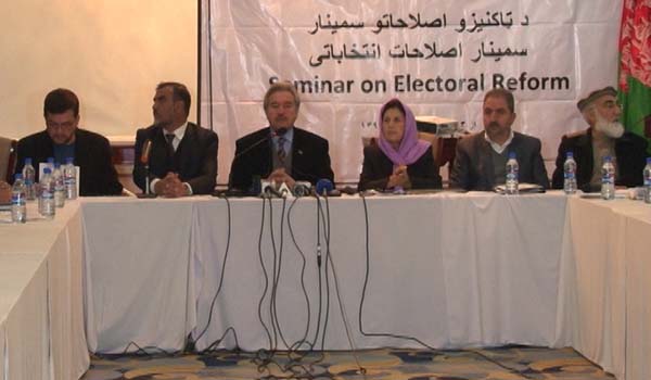 عاکفی: کار کمیسیون اصلاح نظام انتخاباتی ۹۰ درصد پیش رفته است