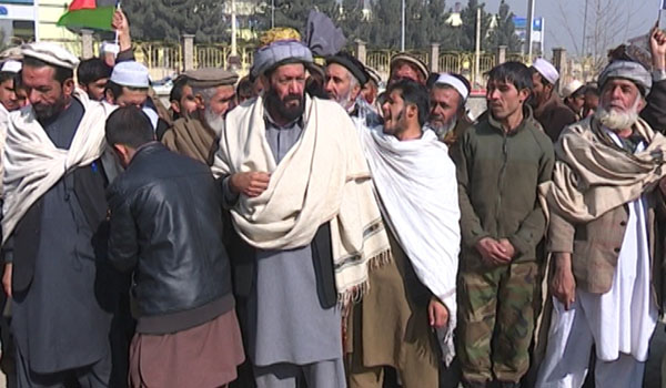 باشندگان ننگرهار به دلیل ناامنی ها دراین ولایت در کابل راهپیمایی کردند