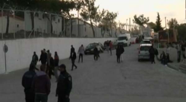درگیری پناهجویان در جزیره لسبوس با پلیس یونان