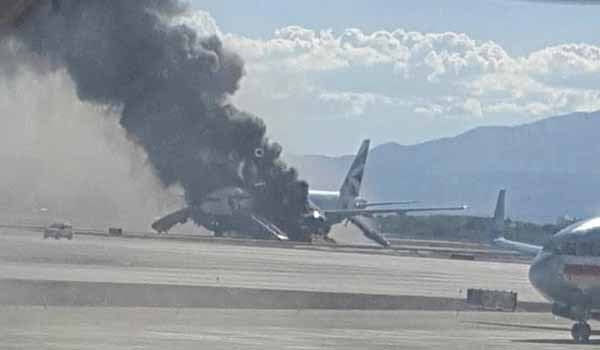 آتش سوزی در یک هواپیما در فرودگاه جاپان