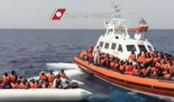 نجات ۲۲۳ پناهجو توسط گارد ساحلی ایتالیا در دریای مدیترانه