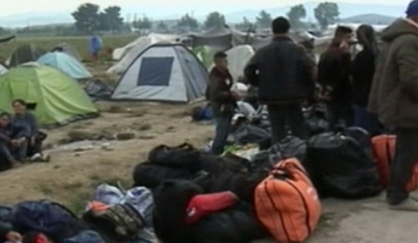 آغاز عملیات پلیس به هدف بیرون راندن پناهجویان از کمپ مرزی مقدونیه و یونان