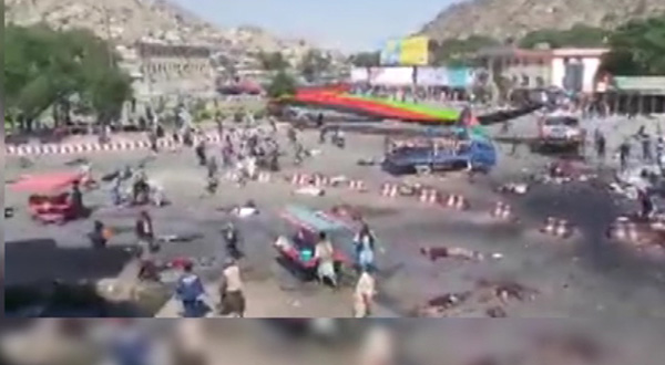 انفجار در میان معترضان جنش روشنایی در کابل ۶۰ شهید برجای گذاشت
