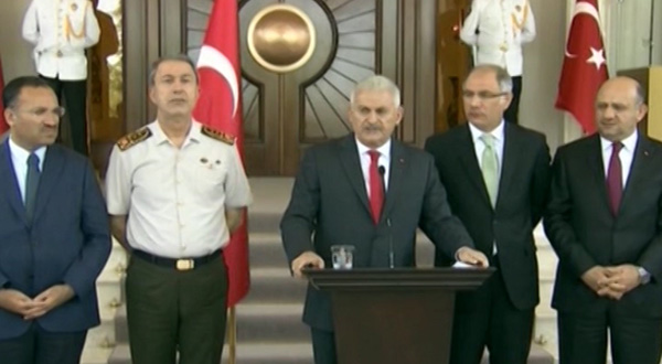نخست وزیر ترکیه ناکام شدن کودتا دراین کشور را به مردم تبریک گفت