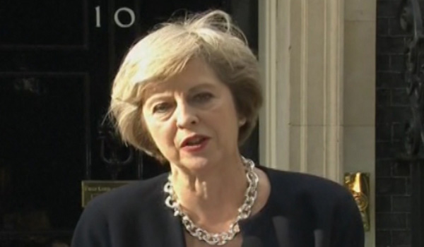 ترزا می نخست وزیر جدید بریتانیا، اعضای کابینه خود را برگزید