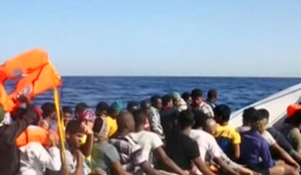 در ۴ روز اخیر ۱۳ هزار پناهجو در آب های مدیترانه نجات داده شدند