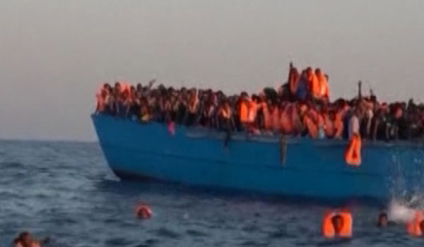 گارد ساحلی ایتالیا بیش از ۶۵۰۰ مهاجر را از غرق شدن در دریای مدیترانه نجات داده است