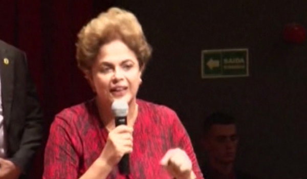 دیلماروسف رییس جمهور پیشین برازیل اقامتگاه ریاست جمهوری را ترک کرد