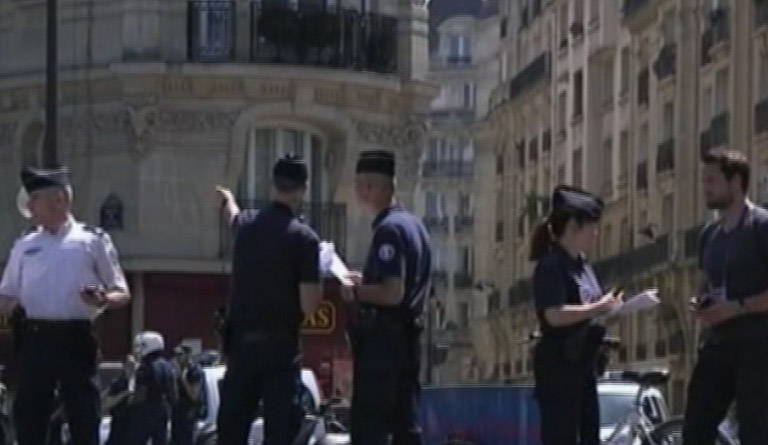 پلیس فرانسه یک جوان را که قصد حمله در پاریس داشت بازداشت کرده است