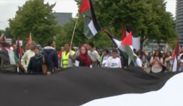صدها تن به سفر نخست وزیر رژیم اسرائیل به هالند اعتراض کردند