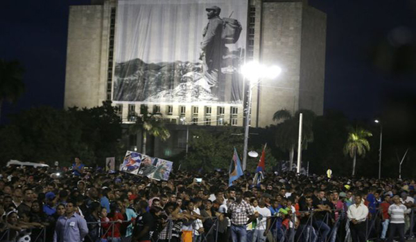 هزاران تن در کیوبا در مراسم بزرگداشت از فیدل کاسترو حضور یافتند