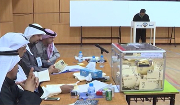 مخالفان در کویت نیمی از کرسی های پارلمان را ازآن خود کردند