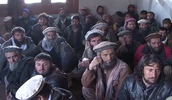 هر باشنده نورستان که در برفکوچ های اخیر آسیب دیده اند ۸۰ هزار افغانی کمک دریافت می کند