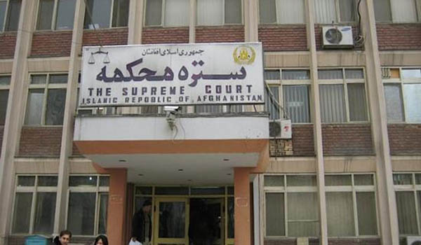 در یک حمله انتحاری در نزدیک دادگاه عالی در کابل، ۲۰ تن شهید شدند