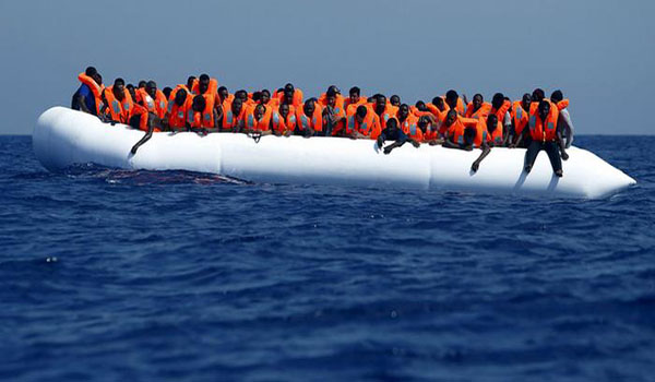 عملیات نجات مهاجران از سواحل لیبیا موجب تشویق قاچاقچیان شده است