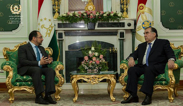 وزیر امور خارجه کشور در سفر به تاجیکستان با رییس جمهور این کشور دیدار و گفتگو کرد