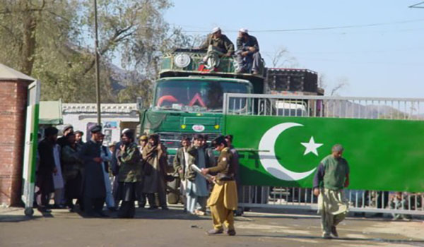 پاکستان راه تورخم را بسته کرده است