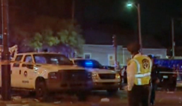 ۲۸ تن در نتیجه زیر گرفتن یک موتر باربری در شهر نیو اورلئان آمریکا زخمی شدند