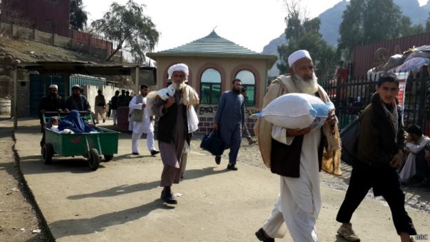 پاکستان ۱۷۲ مهاجر افغانستانی را به نیروهای مرزی کشور تسلیم داد