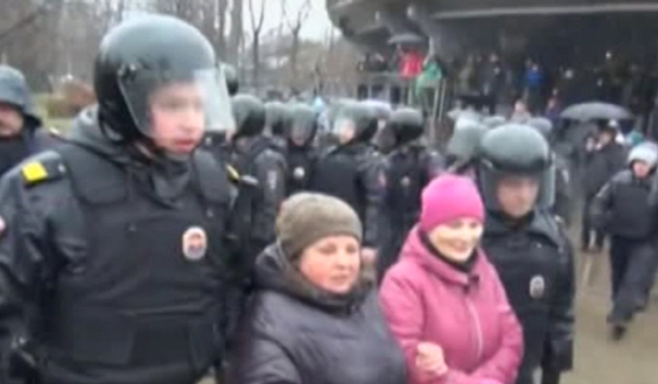 صدها تن از معترضان در روسیه خواهان کناره گیری پوتین شدند