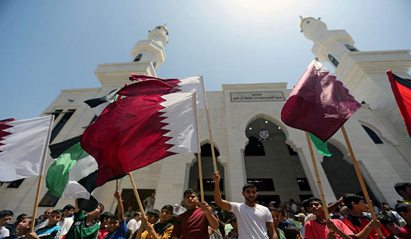 راهپیمایی ده ها فلسطینی در اعتراض به محاصره قطر