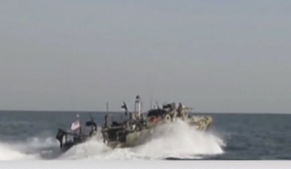 ارتش ایران دوکشتی جنگی به سواحل عمان اعزام کرد