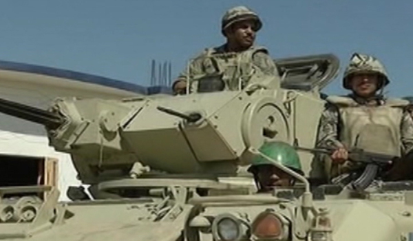بیست سرباز مصری در صحرای سینا در پی یک حمله انتحاری کشته شدند