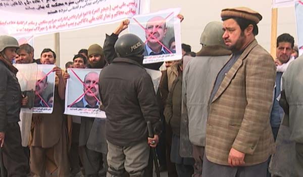 ده ها تن در کابل برضد رییس تصدی ملی بس راهپیمایی کردند