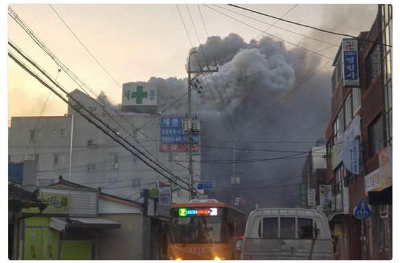 از اثر آتش سوزی در یک شفاخانه در کوریای جنوبی ۴۱ تن جان باختند