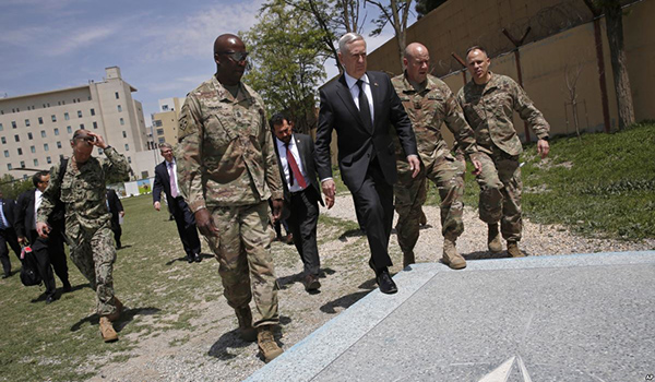وزیر دفاع آمریکا در سفر از قبل اعلام ناشده به کابل آمد