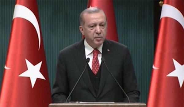اردوغان: در مقابل تهدیدهای آمریکا عقب نشینی نمی کنیم