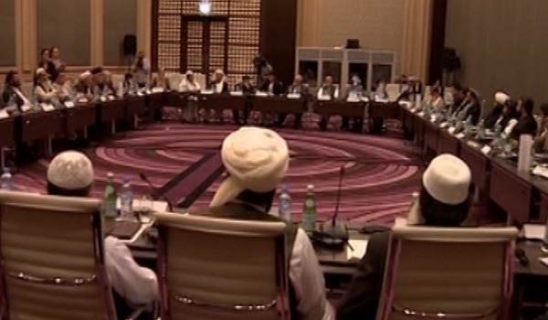 ارگ از سفر گروه مذاکره کننده صلح حکومت به امارات خبر داد