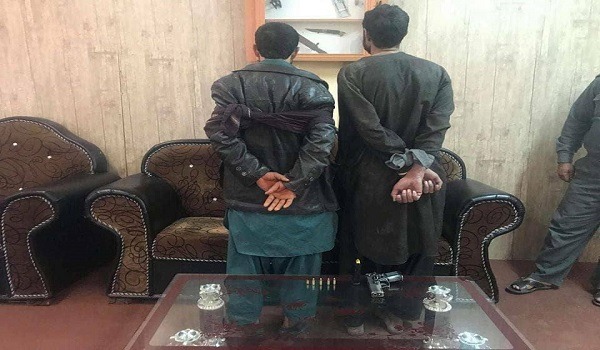 وزارت امور داخله از باداشت پنج تن در پیوند به فروش مواد مخدر در کابل خبر داده است.