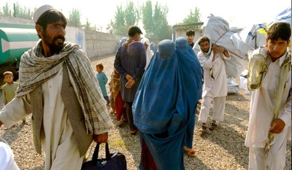 توقف روند بازگشت داوطلبانه مهاجرین افغانستان از پاکستان