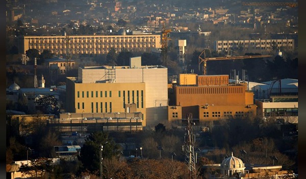 امریکا کارمندان سفارت خود را در کابل به نصف کاهش می دهد