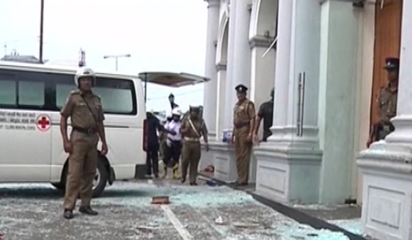 در پی هشت انفجار در چندین مکان پر ازدحام در سریلانکا حدود دوصد تن کشته شدند