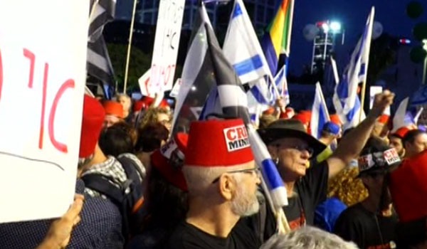 هزاران تن در اسراییل بر کسب مصونیت قضایی بنیامین نتانیاهو اعتراض کردند