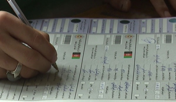 استقبال کمیسیون انتخابات از حضور پر رنگ مردم در روند ثبت نام تقویتی