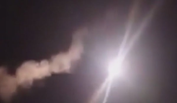 حملات هوایی رژیم اسراییل به شهرهای دمشق و حمص در سوریه