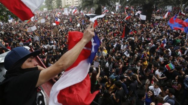 بیش از یک میلیون تن در سانتیاگو پایتخت چیلی تظاهرات کردند