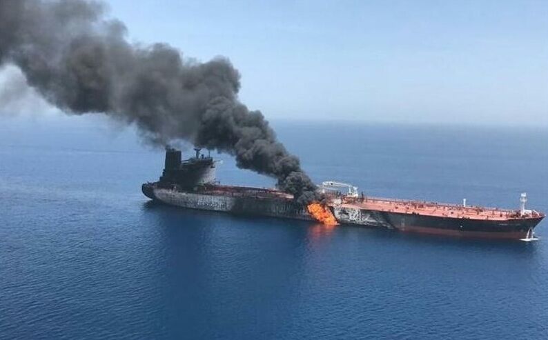 آتش گرفتن یک نفتکش ایرانی در دریای سرخ