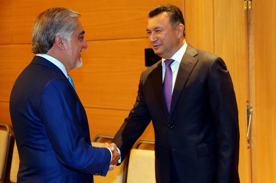 عبدالله عبدالله رییس اجرایی حکومت در یک سفر رسمی به اوزبیکستان رفت
