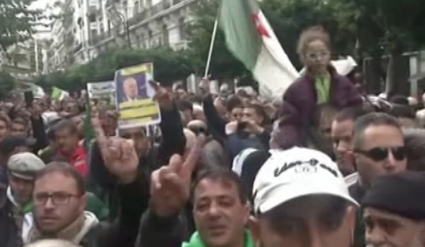 هزاران الجزایری در اعتراض به ریاست جمهوری عبدالمجید تبون راهپیمایی کردند